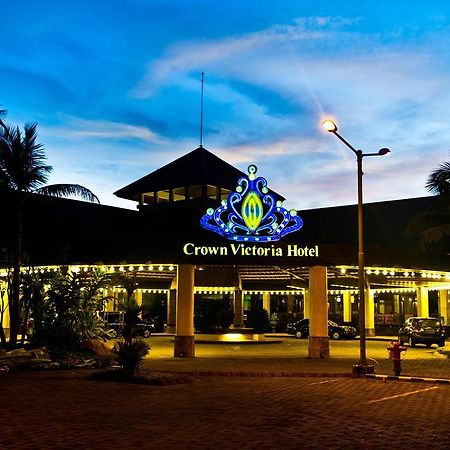 Crown Victoria Hotel Tulungagung Exterior foto