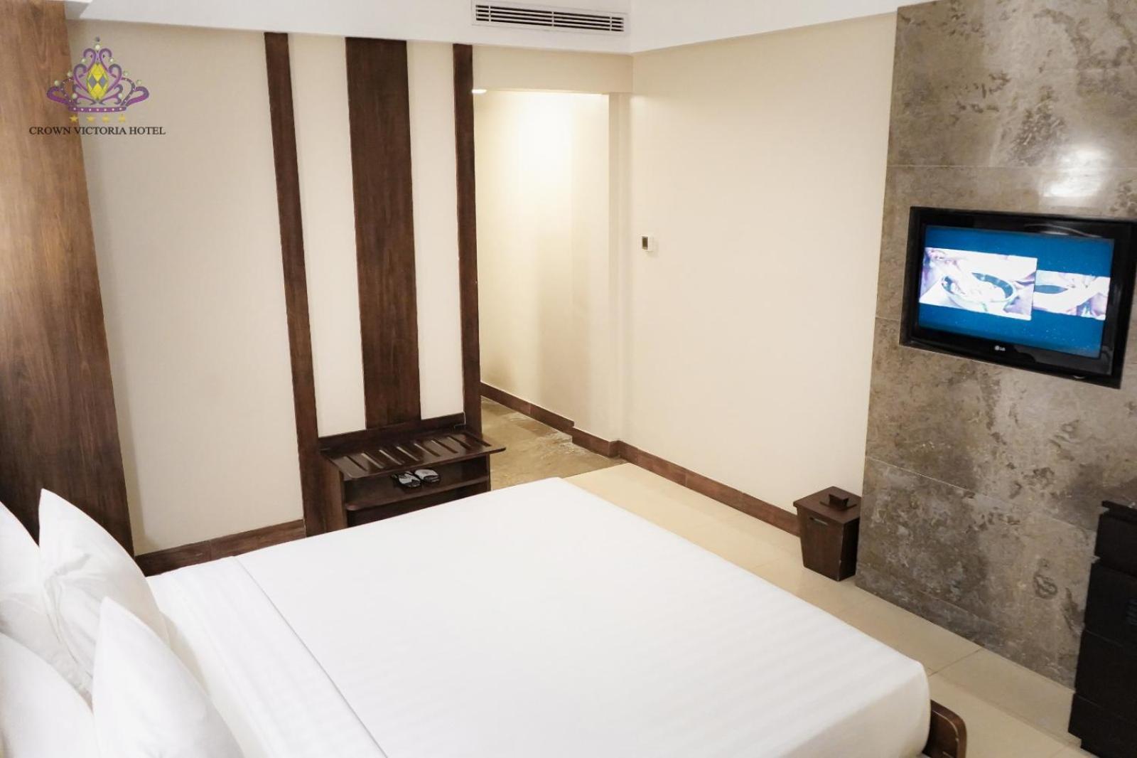 Crown Victoria Hotel Tulungagung Exterior foto